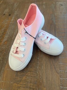 Wonder Nation Pink Canvas Lace-Up Kids Sneakers size 3 “New”